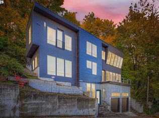 6515 S Corbett Ave, Portland, OR 97239