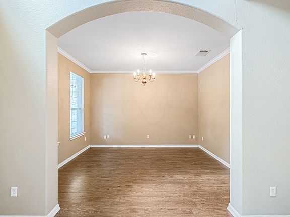 4th image of 1611 Hawk Dr