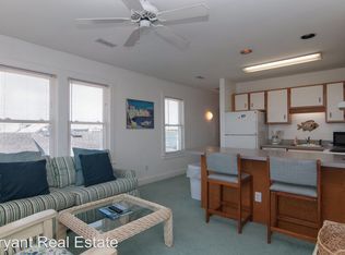 8 Sunset Ave APT D, Wrightsville Beach, NC 28480