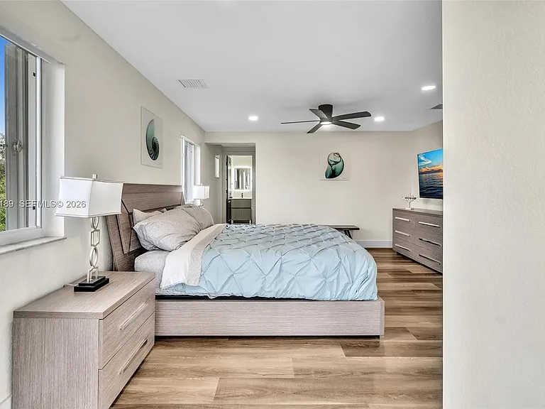 2521 Center Ave — Photo 55