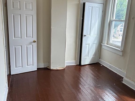 4th image of 1815 Clifton Ave