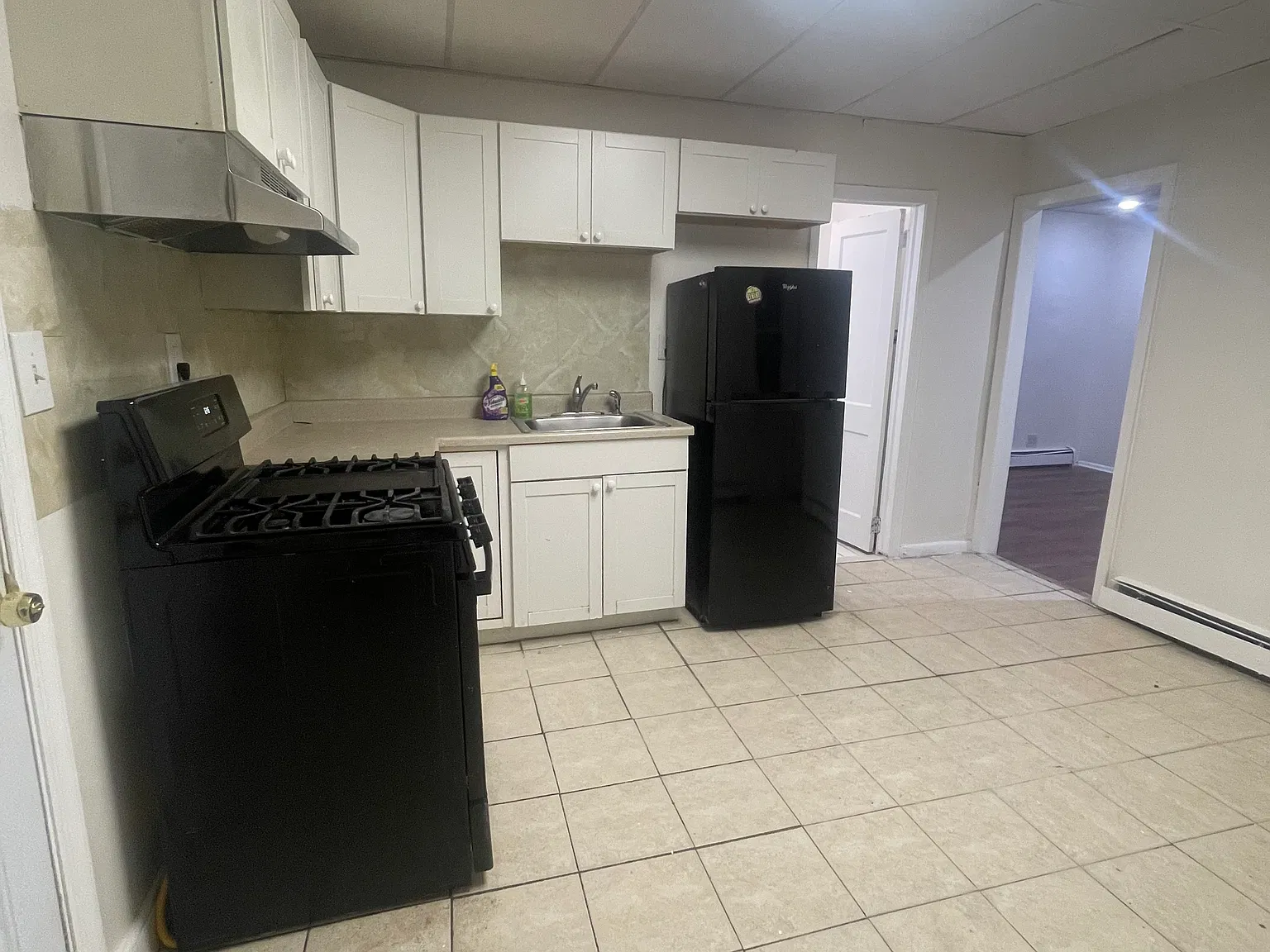 3 bed, $1,900 — Photo 4