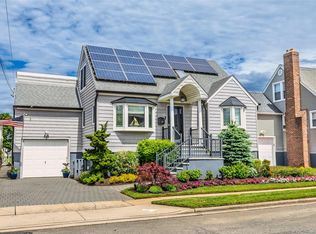 650 S 9th Street, Lindenhurst, NY 11757
