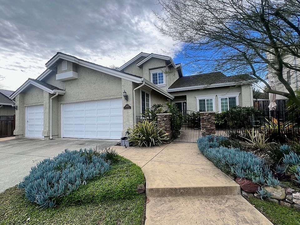 1st image of 15925 El Pajaro Ct