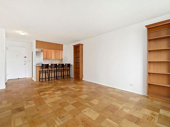 5th image of 130 W 67th St APT 16G