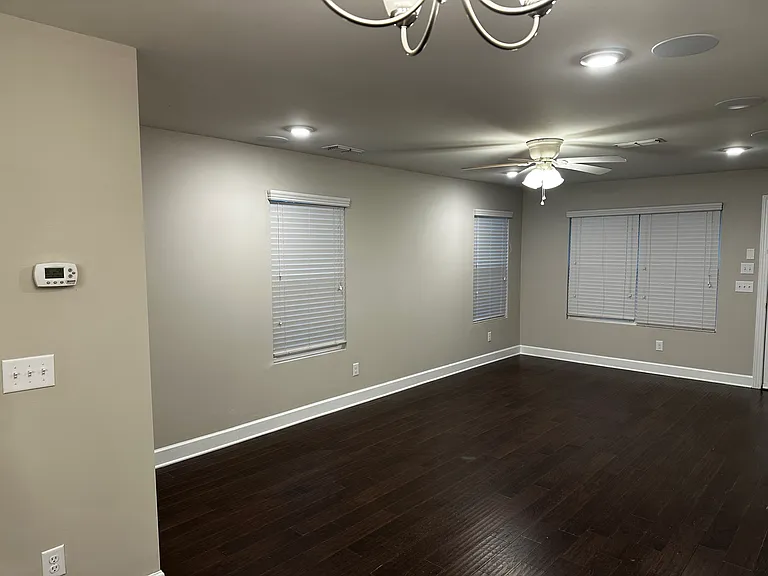 1124 Lilly Valley Way — Photo 3