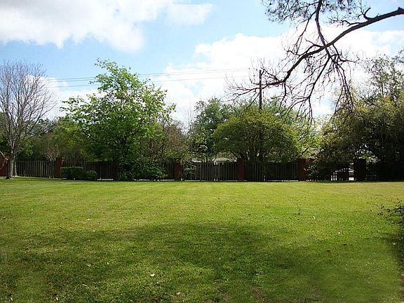 5th image of 1207 Bluebonnet Dr