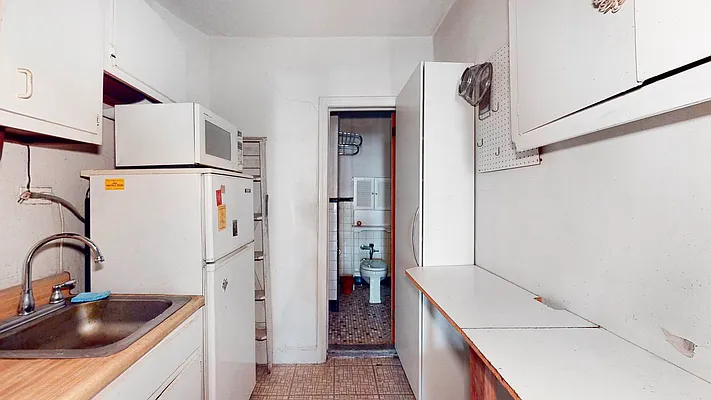 Sold by Sandra Greer Real Estate | media 18