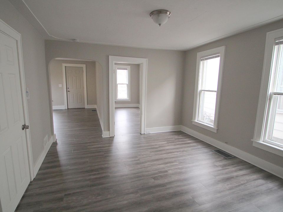 1st image of 823 McReynolds Ave NW #1