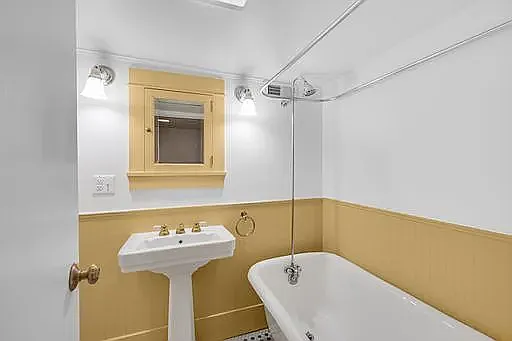 153 Florentia St — Photo 14