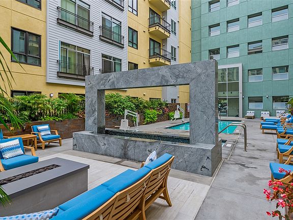 4th image of 889 Date St Unit 203
