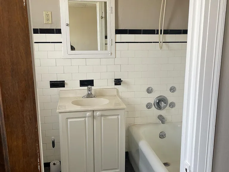 618-620 N 3rd St #5 — Photo 8