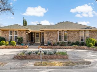 806 Woodhaven Ln, Garland, TX 75040