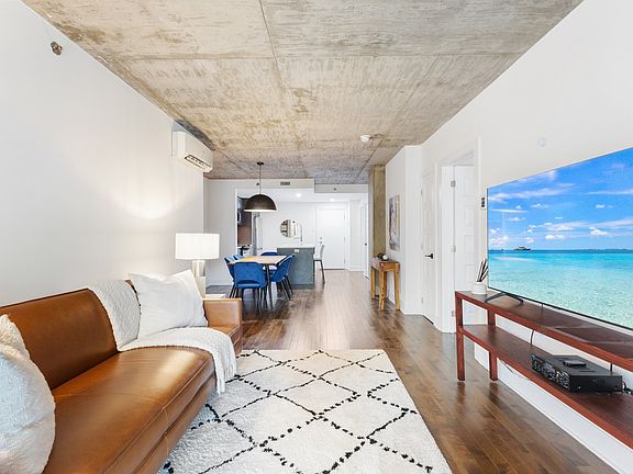 5th image of 225 Rue De La Montagne #503