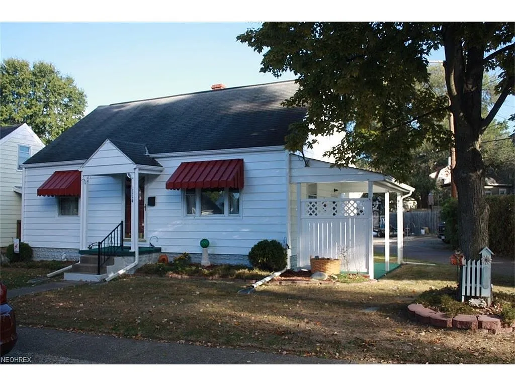 1114 Vine St photo 1