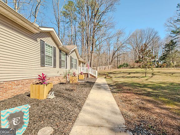 4th image of 272 Lakeside Trl