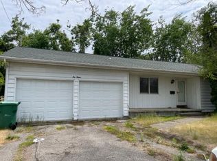 112 N Lake St, Oscoda, MI 48750