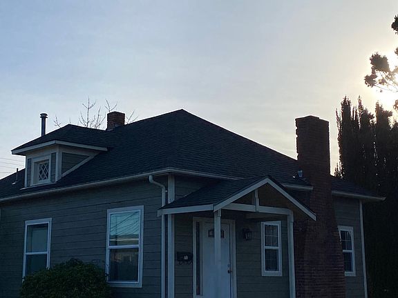 2nd image of 755 Myrtine St