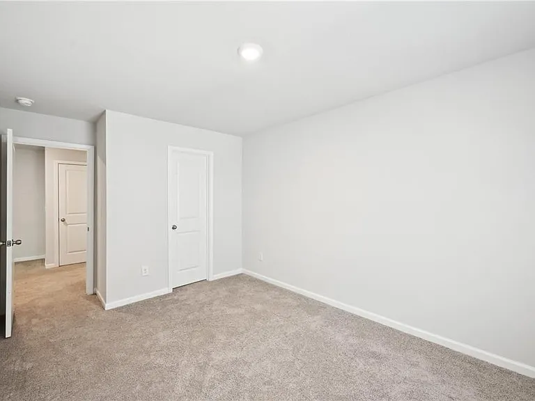 4437 Ben Hill Rd — Photo 16
