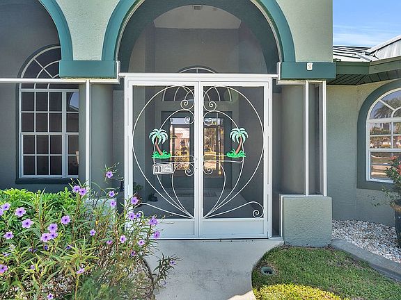 3rd image of 5413 SW 24th Pl