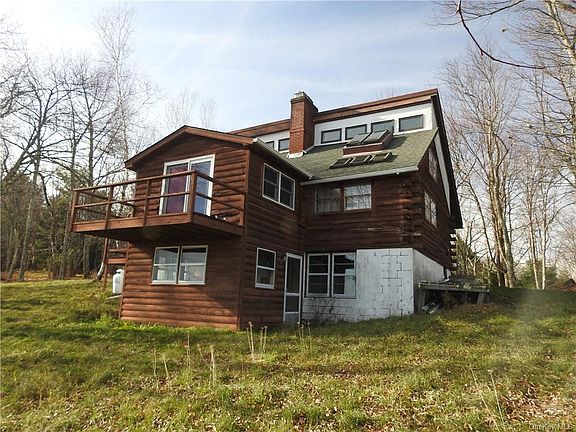 4th image of 39 Mountain Ln