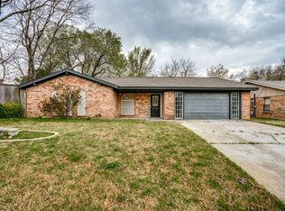 1910 Sexton Dr, Arlington, TX 76015