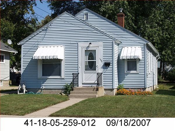 1462 Calvin Ave.