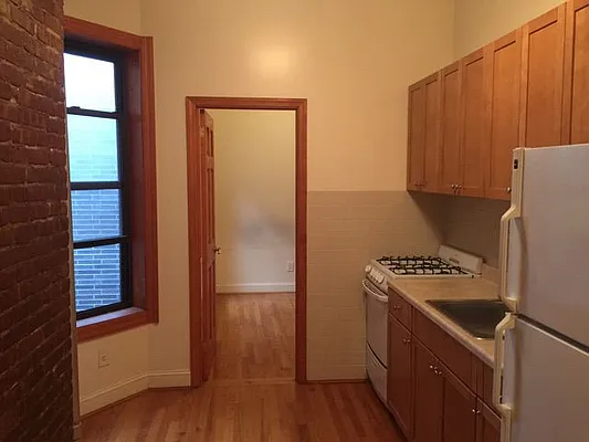 Rented by Warren T Real Estate Corp. | media 10