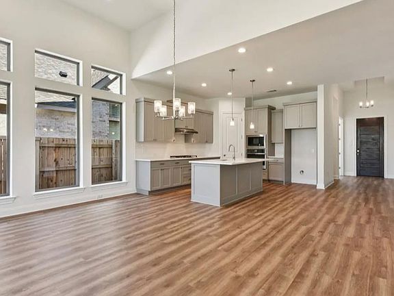 4th image of 533 Prickly Poppy Loop