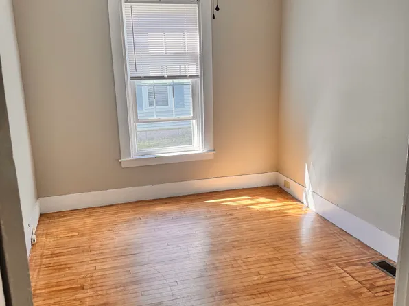93 4th St #1, Bangor, ME 04401