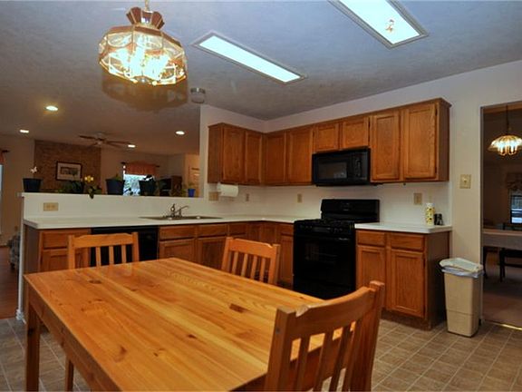 3rd image of 6019 Central Falls Dr