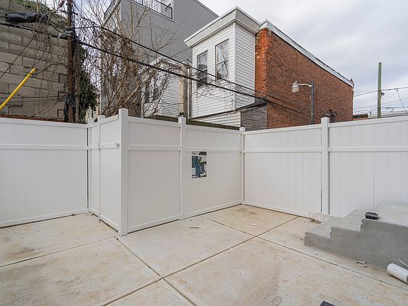5th image of 610 N Union St #1
