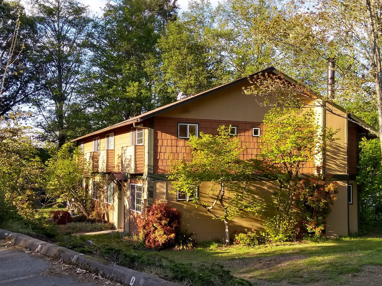 603 Sutton Ln — Photo 1