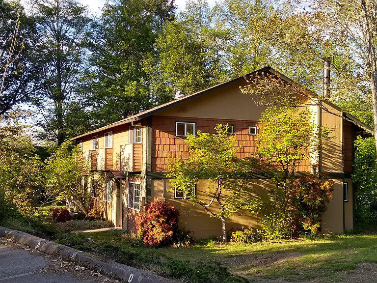 603 Sutton Ln — Photo 1
