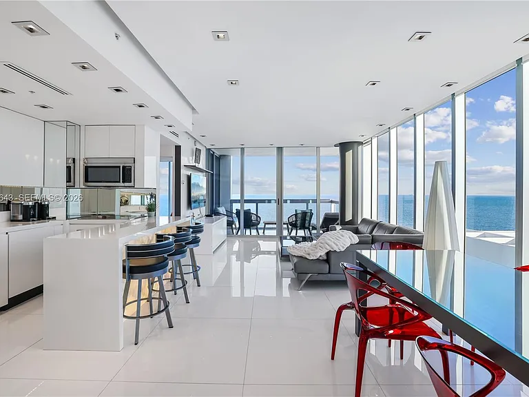 6899 Collins Ave #2208 — Photo 8