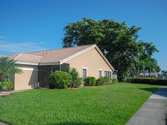 4th image of 9856 NE Watermill Circle #H