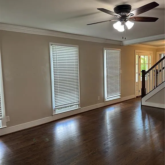 903 Woodlawn Dr NE — Photo 5
