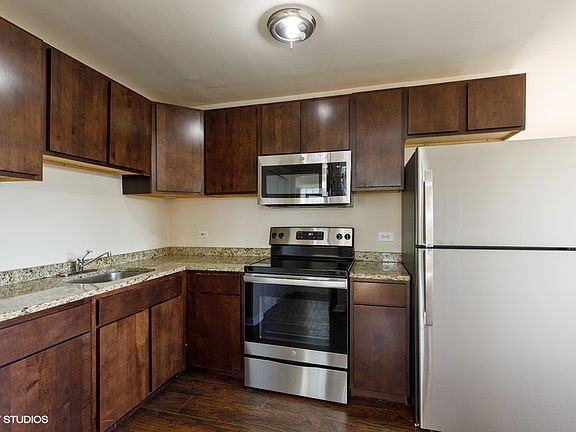 2nd image of 3225 W 111th St #306