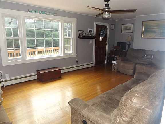 3rd image of 220 Harmon St
