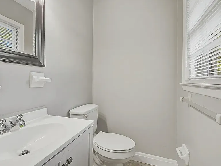 Elliott Dr — Photo 8