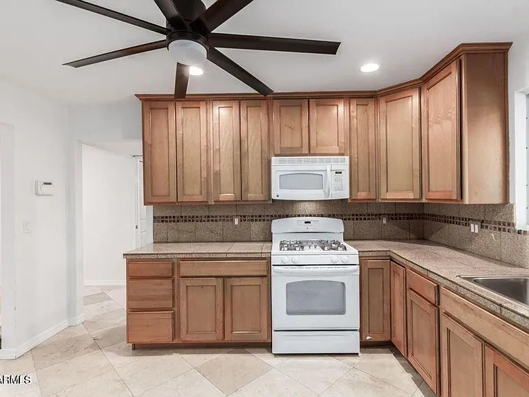 7544 E Kimsey Ln — Photo 8