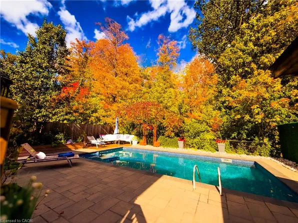 4160 Bianca Forest Dr, Burlington, ON L7M 4L5