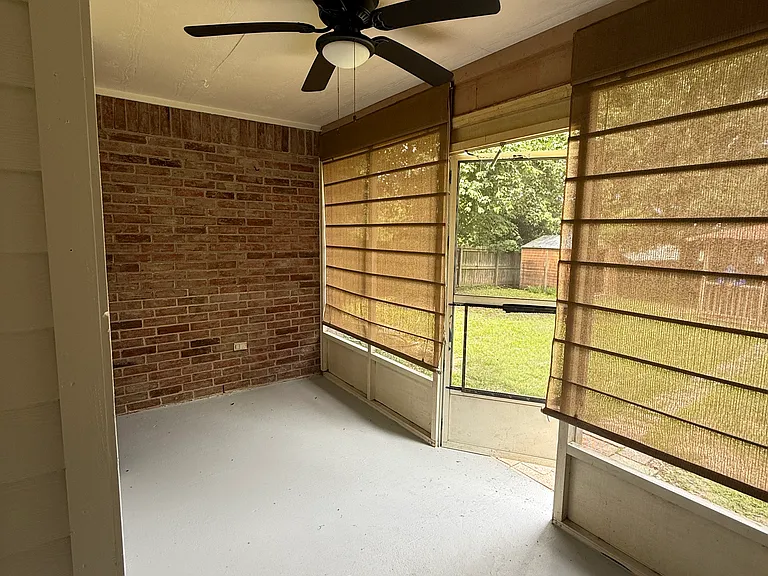 820 Hillside Dr — Photo 23