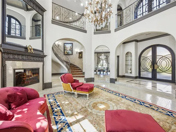 2404 Hollow Hill Ln, Lewisville, TX 75056