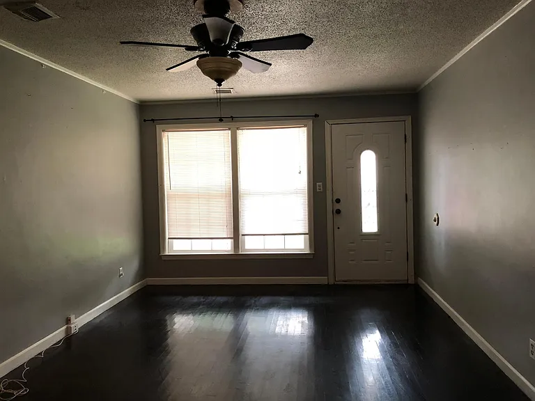 2023 W Sherwood Ave — Photo 2