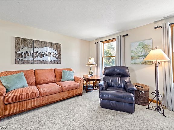 4th image of 858 Sunhaven Dr