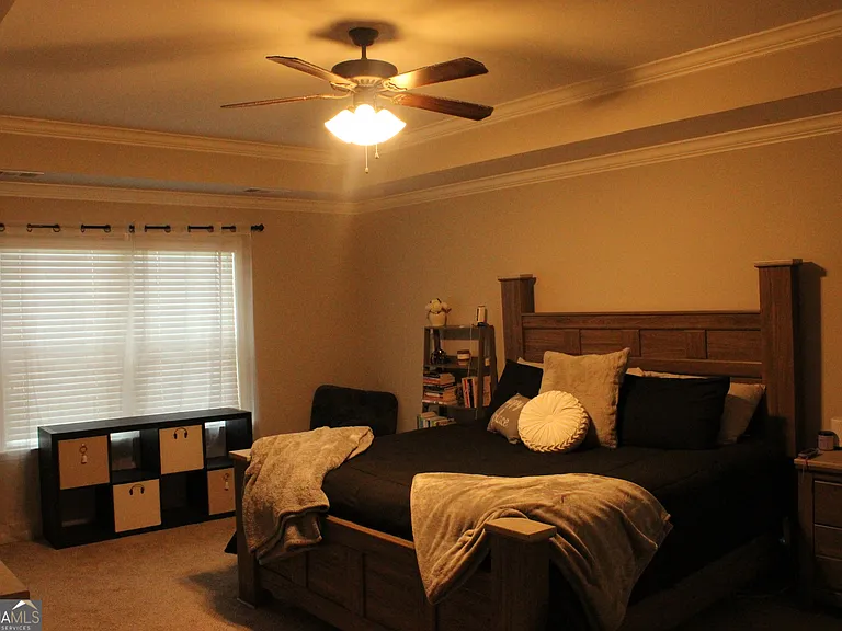 111 Sourwood Ln — Photo 10