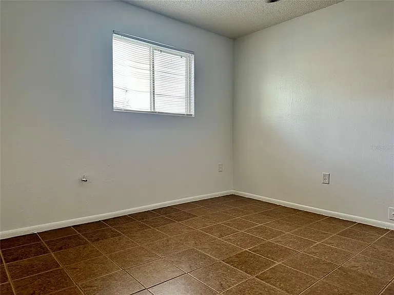 946 Lake Destiny Rd #E — Photo 10