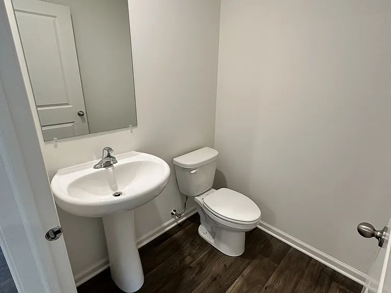 1534 Yosemite Way — Photo 4