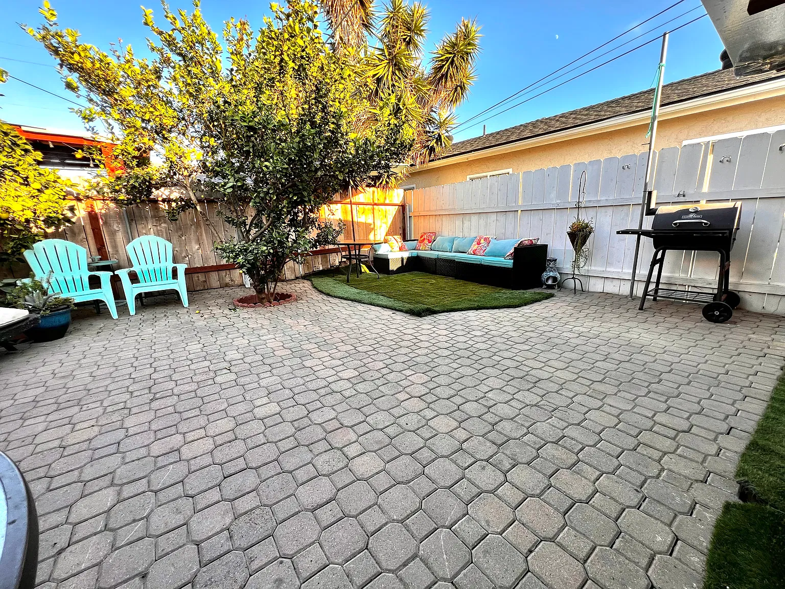 2 bed, 900 sqft, $2,500 — Photo 3